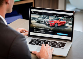 Wer die Wahl hat, hat die Qual: Eine Vielzahl vorkonfigurierter Fahrzeuge wartet im Mercedes-Benz Online-Store darauf, entdeckt zu werden.