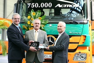  Mercedes-Benz Actros LKW auf der Erfolfsspur 