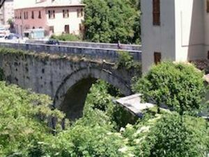 /media/photos/urlaub/italien/roemerbruecke-in-ascoli.jpg